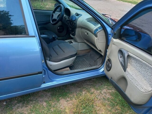 Синій ВАЗ Калина, об'ємом двигуна 1 л та пробігом 145 тис. км за 1500 $, фото 4 на Automoto.ua