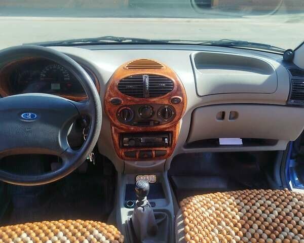 Синий ВАЗ Калина, объемом двигателя 1.6 л и пробегом 176 тыс. км за 2000 $, фото 5 на Automoto.ua