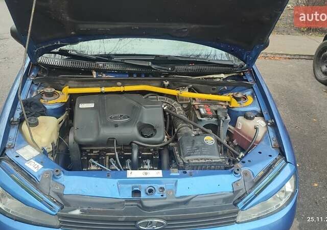 Синий ВАЗ Калина, объемом двигателя 1.6 л и пробегом 160 тыс. км за 1900 $, фото 1 на Automoto.ua