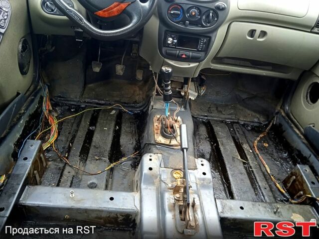 Синий ВАЗ Kalina, объемом двигателя 1.6 л и пробегом 312 тыс. км за 2300 $, фото 2 на Automoto.ua