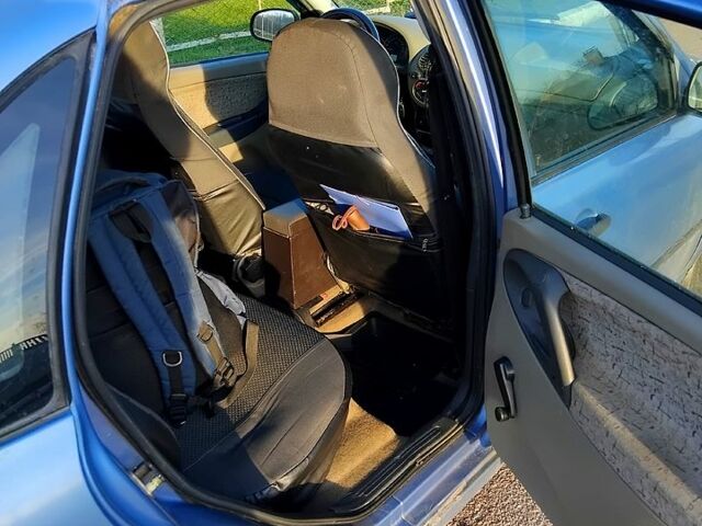 Синий ВАЗ Kalina, объемом двигателя 1.6 л и пробегом 227 тыс. км за 2000 $, фото 4 на Automoto.ua