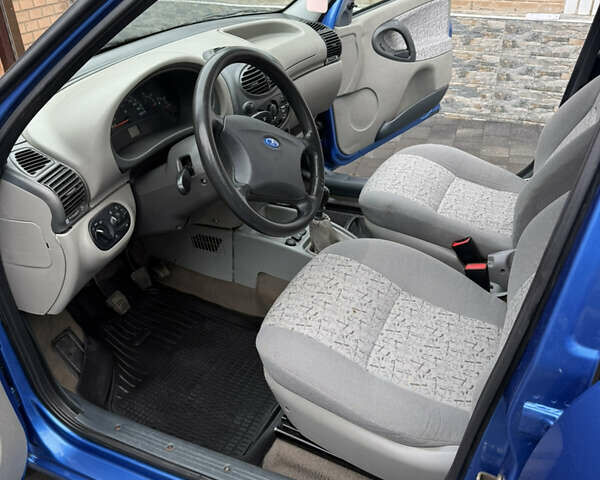 Синий ВАЗ Калина, объемом двигателя 1.6 л и пробегом 113 тыс. км за 2750 $, фото 6 на Automoto.ua