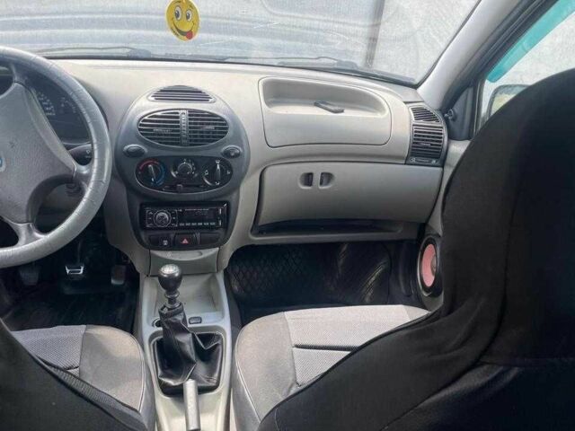 Синій ВАЗ Калина, об'ємом двигуна 1.6 л та пробігом 218 тис. км за 2000 $, фото 3 на Automoto.ua