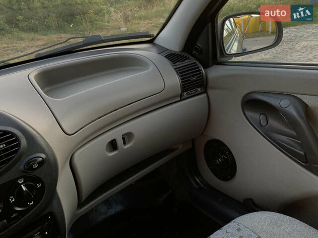 Синий ВАЗ Калина, объемом двигателя 1.6 л и пробегом 127 тыс. км за 2450 $, фото 15 на Automoto.ua