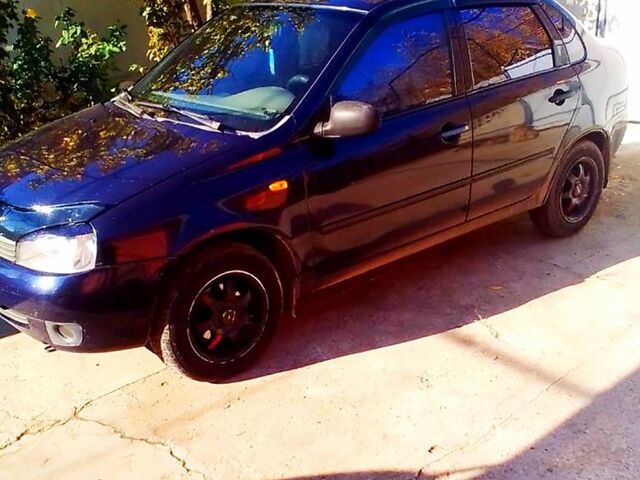 Синій ВАЗ Kalina, об'ємом двигуна 1.6 л та пробігом 150 тис. км за 2100 $, фото 1 на Automoto.ua