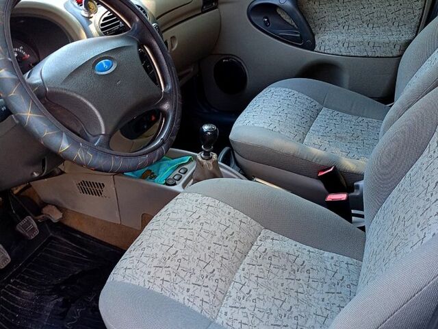 Синій ВАЗ Kalina, об'ємом двигуна 1.6 л та пробігом 200 тис. км за 1750 $, фото 6 на Automoto.ua