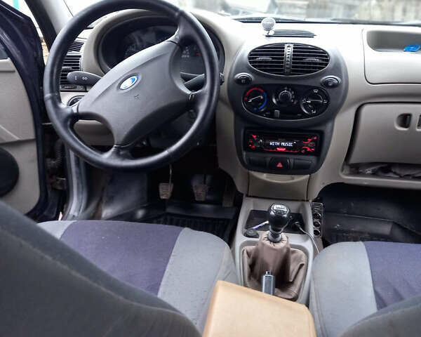 Синий ВАЗ Калина, объемом двигателя 1.6 л и пробегом 246 тыс. км за 2500 $, фото 2 на Automoto.ua