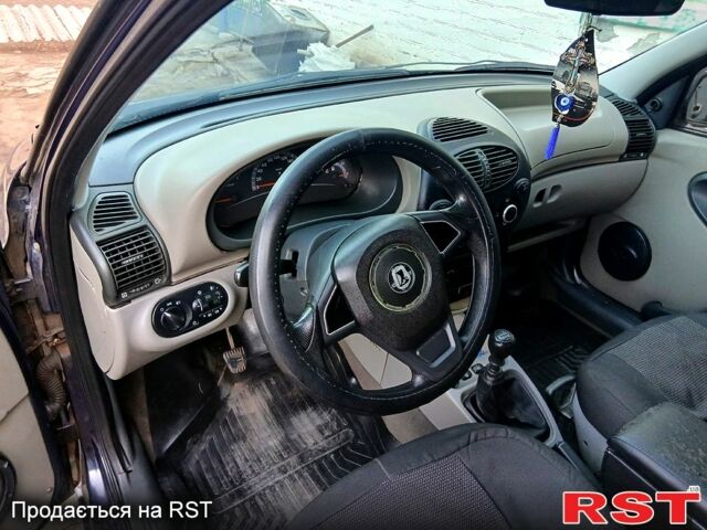 Синій ВАЗ Kalina, об'ємом двигуна 1.6 л та пробігом 175 тис. км за 1800 $, фото 5 на Automoto.ua