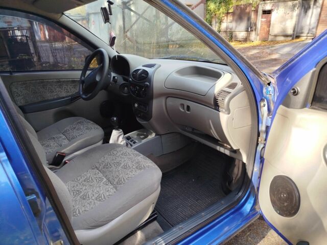 Синій ВАЗ Калина, об'ємом двигуна 1.6 л та пробігом 261 тис. км за 1600 $, фото 4 на Automoto.ua