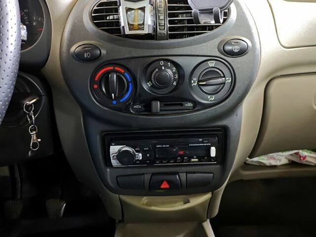 Синій ВАЗ Kalina, об'ємом двигуна 1.6 л та пробігом 344 тис. км за 1700 $, фото 5 на Automoto.ua