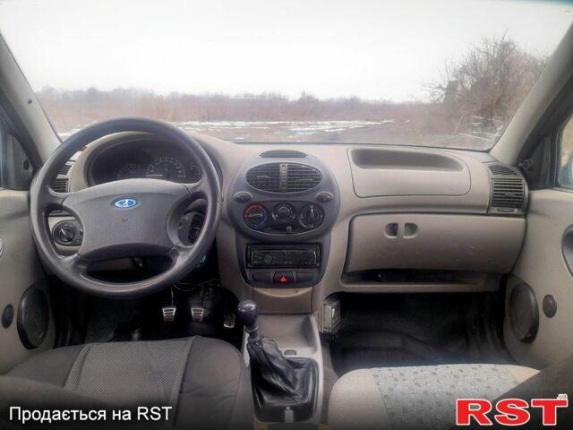 Синий ВАЗ Kalina, объемом двигателя 16 л и пробегом 257 тыс. км за 1600 $, фото 9 на Automoto.ua