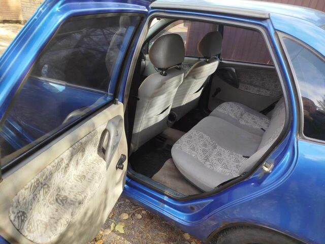 Синій ВАЗ Калина, об'ємом двигуна 1.6 л та пробігом 261 тис. км за 1600 $, фото 5 на Automoto.ua