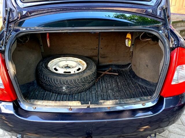 Синій ВАЗ Kalina, об'ємом двигуна 1.6 л та пробігом 200 тис. км за 1750 $, фото 4 на Automoto.ua