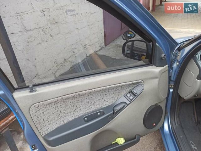 Синий ВАЗ Калина, объемом двигателя 1.6 л и пробегом 175 тыс. км за 3000 $, фото 14 на Automoto.ua
