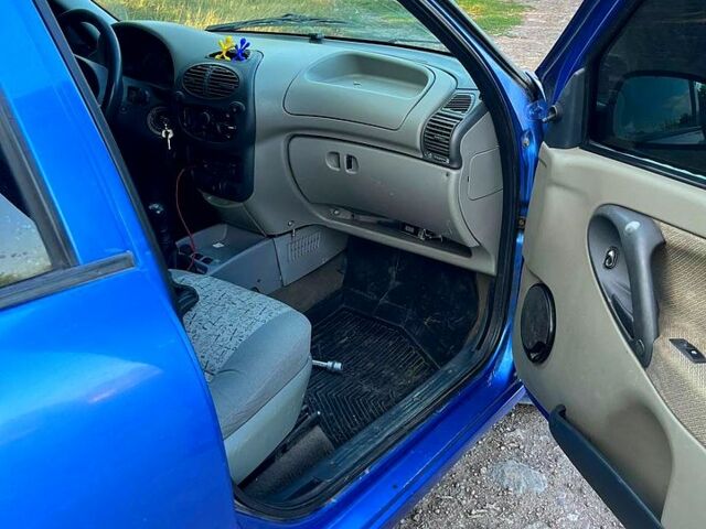 Синий ВАЗ Kalina, объемом двигателя 1.6 л и пробегом 300 тыс. км за 2350 $, фото 5 на Automoto.ua