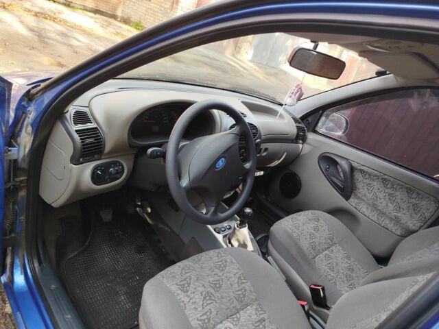 Синій ВАЗ Калина, об'ємом двигуна 1.6 л та пробігом 261 тис. км за 1600 $, фото 7 на Automoto.ua