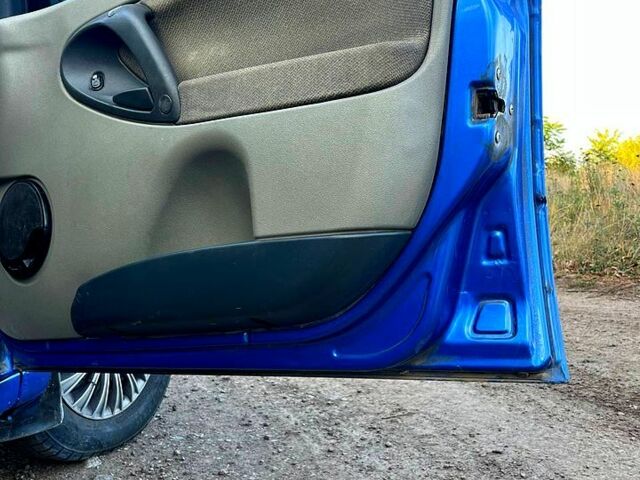 Синий ВАЗ Kalina, объемом двигателя 1.6 л и пробегом 300 тыс. км за 2350 $, фото 4 на Automoto.ua