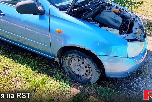 Синий ВАЗ Kalina, объемом двигателя 1.6 л и пробегом 162 тыс. км за 2100 $, фото 2 на Automoto.ua