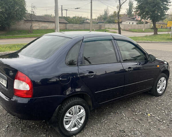 Синий ВАЗ Калина, объемом двигателя 1.39 л и пробегом 185 тыс. км за 2000 $, фото 3 на Automoto.ua