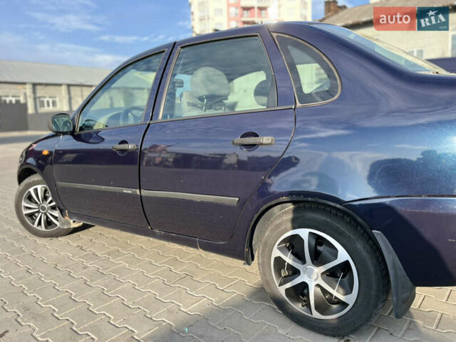 Синий ВАЗ Калина, объемом двигателя 1.6 л и пробегом 111 тыс. км за 1700 $, фото 4 на Automoto.ua