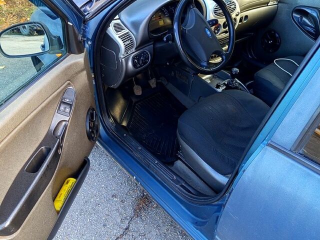 Синий ВАЗ Kalina, объемом двигателя 1.6 л и пробегом 175 тыс. км за 1600 $, фото 1 на Automoto.ua