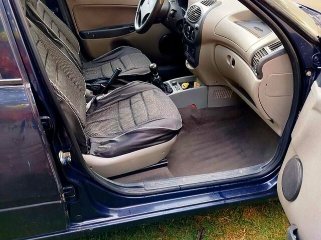 Синий ВАЗ Kalina, объемом двигателя 1.4 л и пробегом 160 тыс. км за 2200 $, фото 7 на Automoto.ua