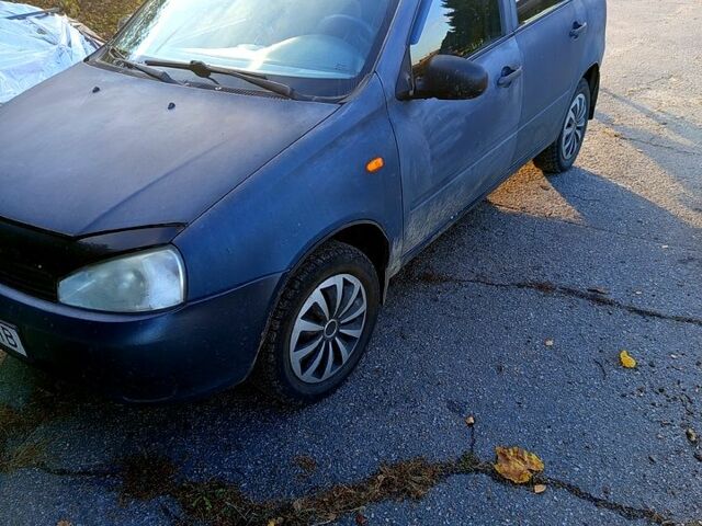 Синий ВАЗ Kalina, объемом двигателя 1.6 л и пробегом 175 тыс. км за 1600 $, фото 2 на Automoto.ua