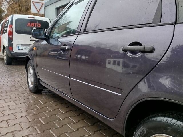 Синий ВАЗ Калина, объемом двигателя 1.6 л и пробегом 218 тыс. км за 1650 $, фото 4 на Automoto.ua