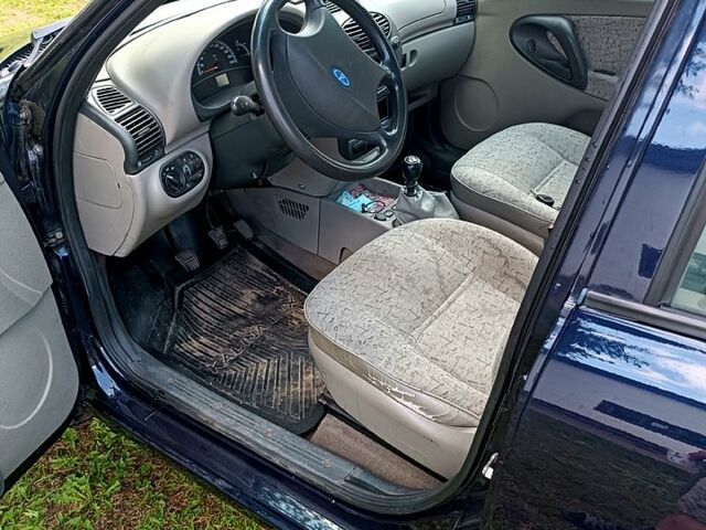 Синій ВАЗ Kalina, об'ємом двигуна 1.6 л та пробігом 110 тис. км за 2500 $, фото 5 на Automoto.ua