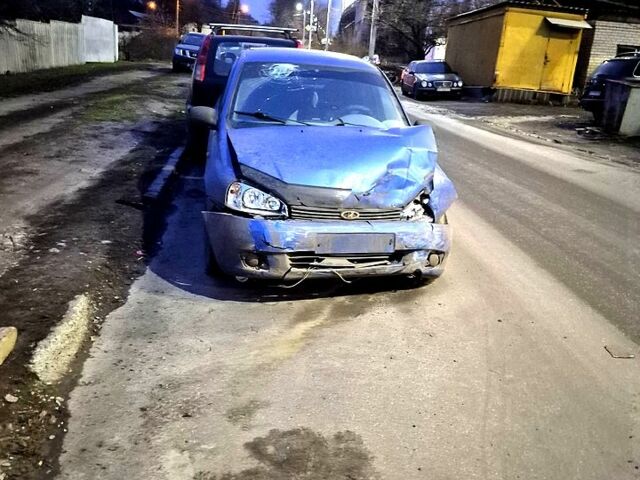 Синий ВАЗ Kalina, объемом двигателя 1.4 л и пробегом 300 тыс. км за 700 $, фото 2 на Automoto.ua