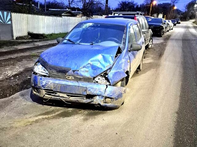 Синий ВАЗ Kalina, объемом двигателя 1.4 л и пробегом 300 тыс. км за 700 $, фото 1 на Automoto.ua