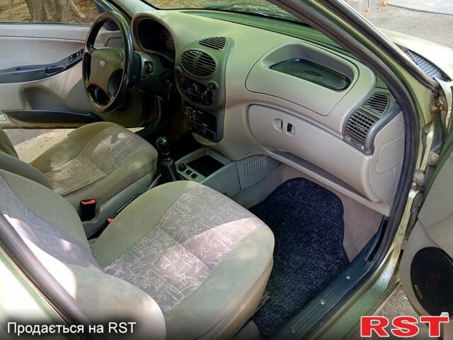 Зеленый ВАЗ Kalina, объемом двигателя 1.4 л и пробегом 201 тыс. км за 1500 $, фото 7 на Automoto.ua