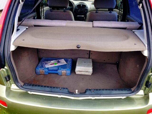 Зеленый ВАЗ Kalina, объемом двигателя 1.4 л и пробегом 315 тыс. км за 2250 $, фото 4 на Automoto.ua