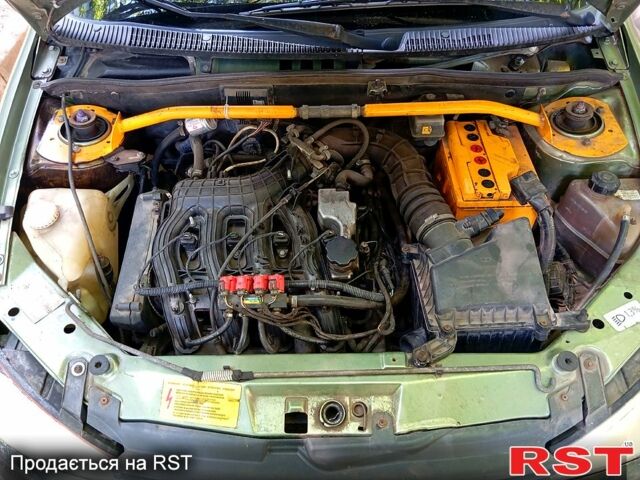 Зеленый ВАЗ Kalina, объемом двигателя 1.4 л и пробегом 201 тыс. км за 1500 $, фото 6 на Automoto.ua