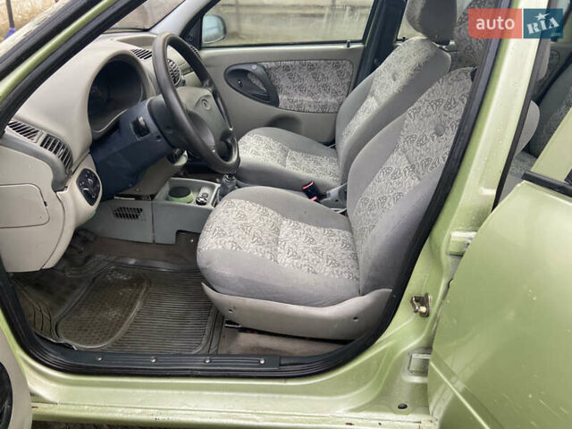 Зелений ВАЗ Калина, об'ємом двигуна 1.6 л та пробігом 88 тис. км за 2200 $, фото 12 на Automoto.ua