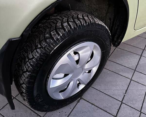 Зеленый ВАЗ Калина, объемом двигателя 1.6 л и пробегом 175 тыс. км за 1550 $, фото 13 на Automoto.ua