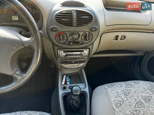 Зелений ВАЗ Калина, об'ємом двигуна 1.6 л та пробігом 150 тис. км за 1699 $, фото 9 на Automoto.ua