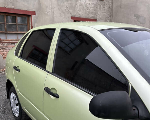 Зеленый ВАЗ Калина, объемом двигателя 1.6 л и пробегом 239 тыс. км за 1350 $, фото 2 на Automoto.ua