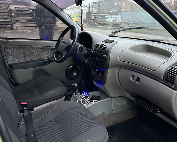 Зеленый ВАЗ Калина, объемом двигателя 1.6 л и пробегом 239 тыс. км за 1350 $, фото 23 на Automoto.ua