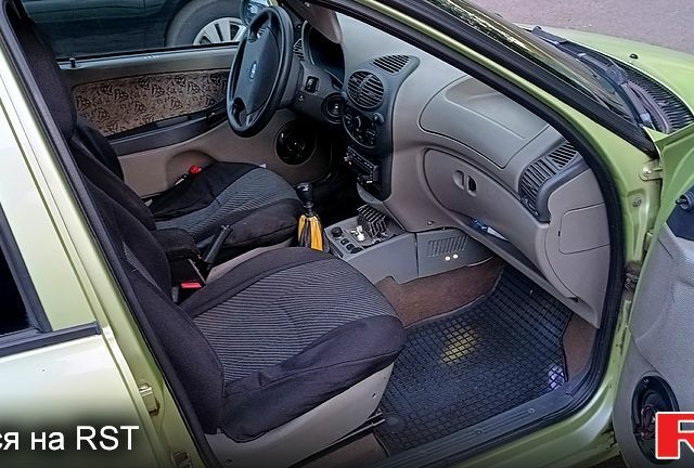 Зеленый ВАЗ Калина, объемом двигателя 1.6 л и пробегом 202 тыс. км за 2300 $, фото 10 на Automoto.ua