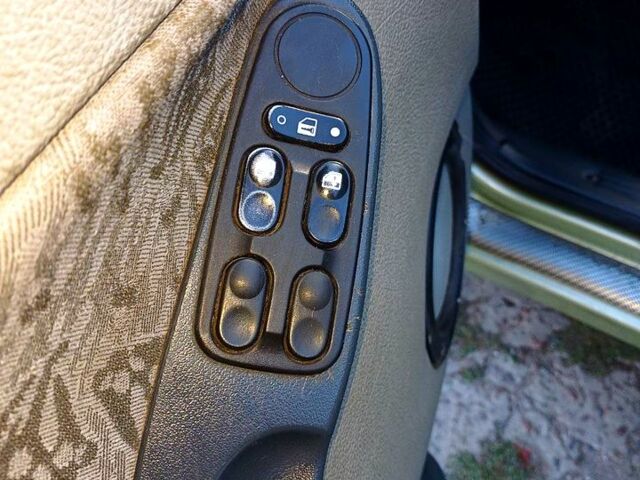 Зеленый ВАЗ Kalina, объемом двигателя 1.6 л и пробегом 160 тыс. км за 1550 $, фото 7 на Automoto.ua