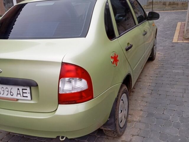 Зеленый ВАЗ Калина, объемом двигателя 1.6 л и пробегом 180 тыс. км за 1670 $, фото 2 на Automoto.ua