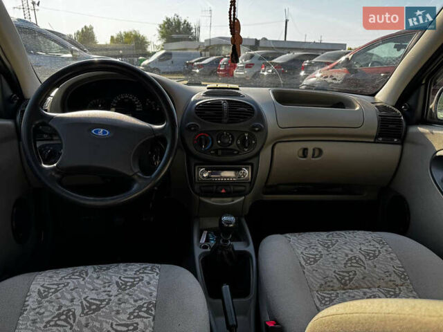 Зеленый ВАЗ Калина, объемом двигателя 1.6 л и пробегом 150 тыс. км за 1699 $, фото 8 на Automoto.ua
