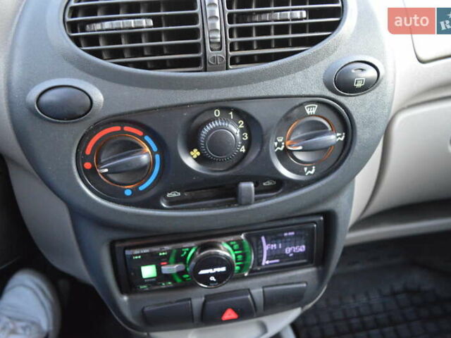 Зеленый ВАЗ Калина, объемом двигателя 1.6 л и пробегом 271 тыс. км за 2800 $, фото 18 на Automoto.ua