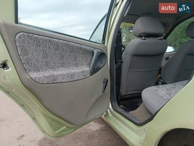 Зеленый ВАЗ Калина, объемом двигателя 1.6 л и пробегом 185 тыс. км за 1400 $, фото 7 на Automoto.ua