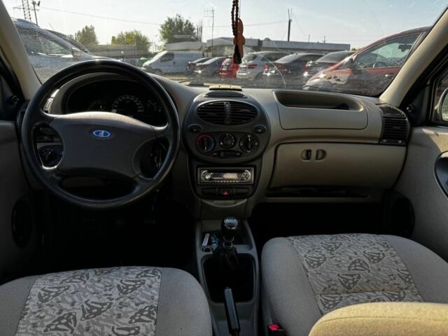 Зелений ВАЗ Калина, об'ємом двигуна 1.6 л та пробігом 150 тис. км за 1699 $, фото 8 на Automoto.ua