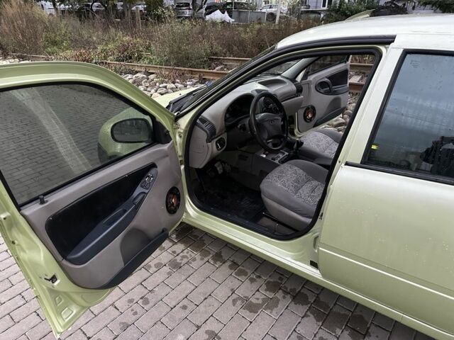 Зелений ВАЗ Калина, об'ємом двигуна 1.5 л та пробігом 200 тис. км за 1260 $, фото 6 на Automoto.ua