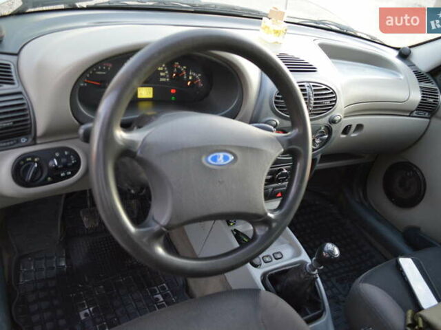 Зеленый ВАЗ Калина, объемом двигателя 1.6 л и пробегом 271 тыс. км за 2800 $, фото 5 на Automoto.ua