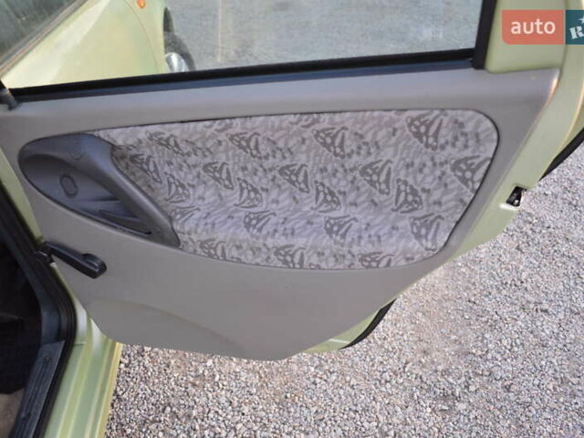 Зеленый ВАЗ Калина, объемом двигателя 1.6 л и пробегом 271 тыс. км за 2800 $, фото 10 на Automoto.ua