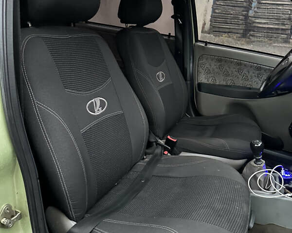 Зеленый ВАЗ Калина, объемом двигателя 1.6 л и пробегом 239 тыс. км за 1350 $, фото 17 на Automoto.ua